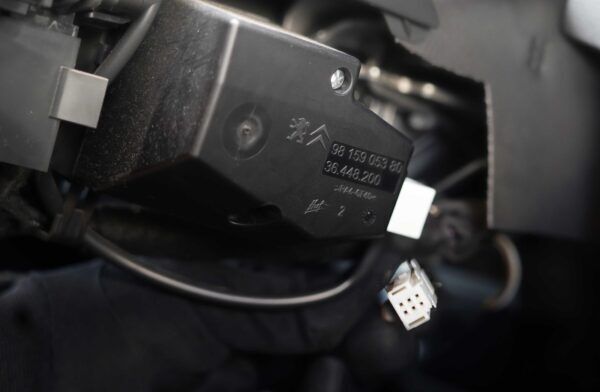 peugeot-steering-lock-600x392